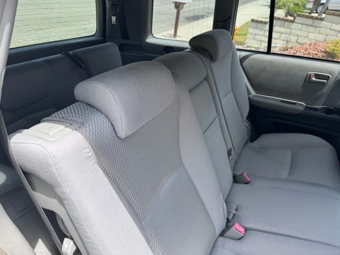 Used 2004 Toyota Highlander Limited FWD image 7