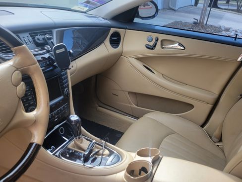 Used 2007 Mercedes-Benz CLS 550 image 9