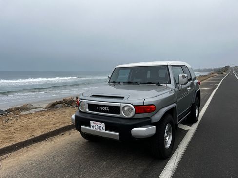 Used 2009 Toyota FJ Cruiser 4WD image 6