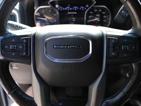 Used 2021 GMC Sierra 2500 Denali w/ Denali Ultimate Package AWD/4WD image 24