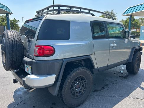 Used 2010 Toyota FJ Cruiser 4WD image 4
