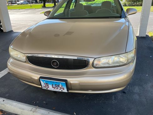 Used 2004 Buick Century Sedan image 10