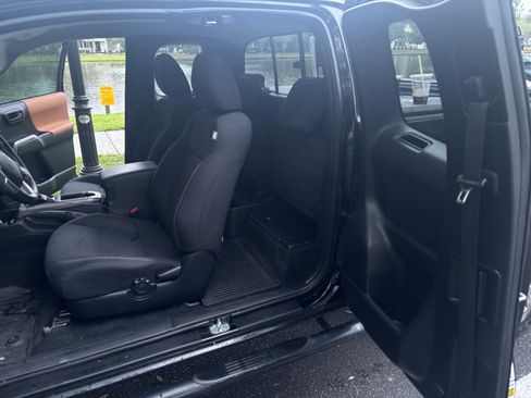 Used 2019 Toyota Tacoma SR5 image 12