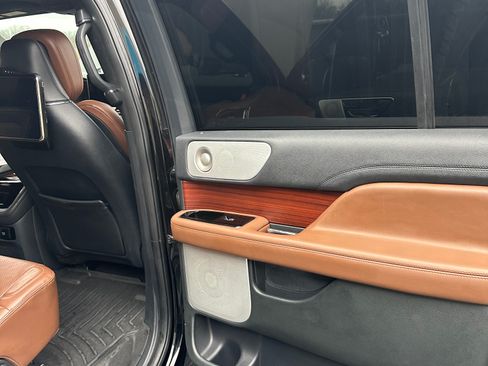 Used 2023 Lincoln Navigator L Reserve image 16