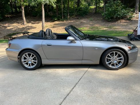 Used 2004 Honda S2000 image 1