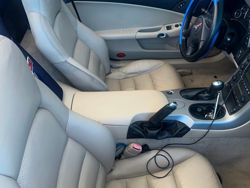 Used 2005 Chevrolet Corvette Convertible w/ Preferred Equipment Group RWD image 5