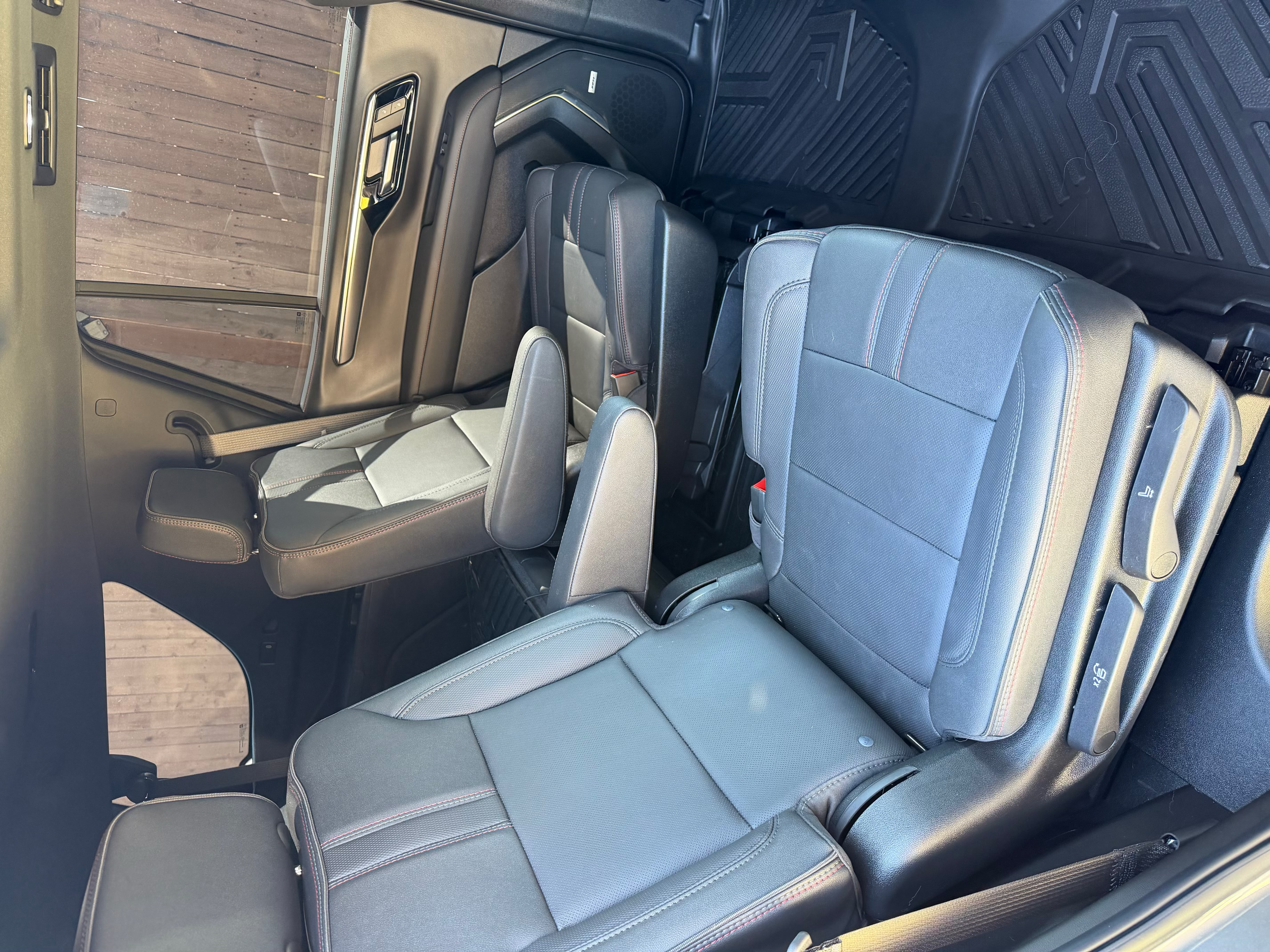 Used 2026 Chevrolet Tahoe RST w/ Comfort Package AWD/4WD image 9