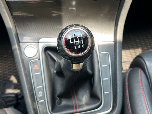 Used 2017 Volkswagen GTI SE FWD image 18