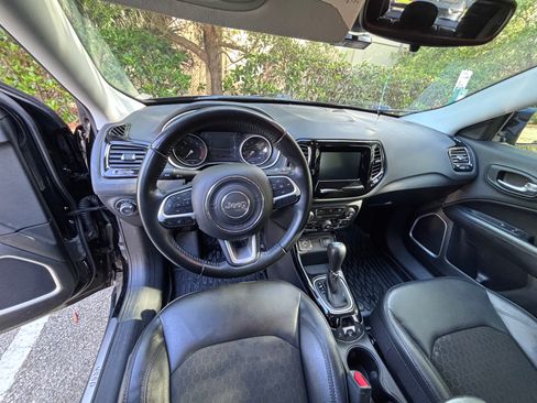 Used 2021 Jeep Compass Latitude image 24