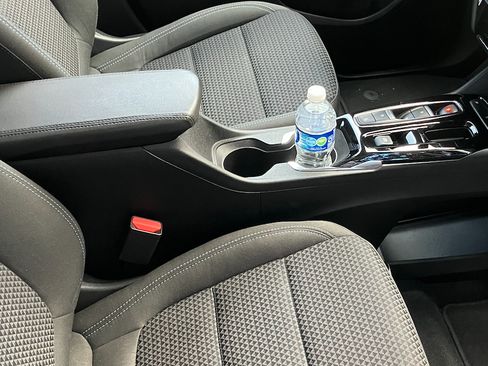 Used 2023 Chevrolet Bolt EUV LT image 9