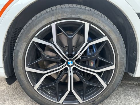 Used 2023 BMW X7 M60i w/ Executive Package image 15