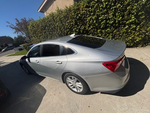 Used 2016 Chevrolet Malibu Hybrid w/ Leather Package FWD image 6