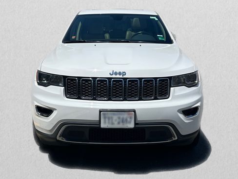 Used 2017 Jeep Grand Cherokee Limited AWD/4WD image 2