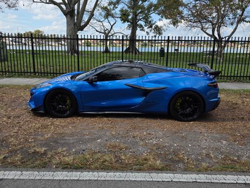 Used 2024 Chevrolet Corvette Z06 w/ Stealth Interior Trim Package image 5