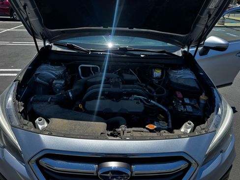 Used 2019 Subaru Outback 2.5i Limited AWD/4WD image 15