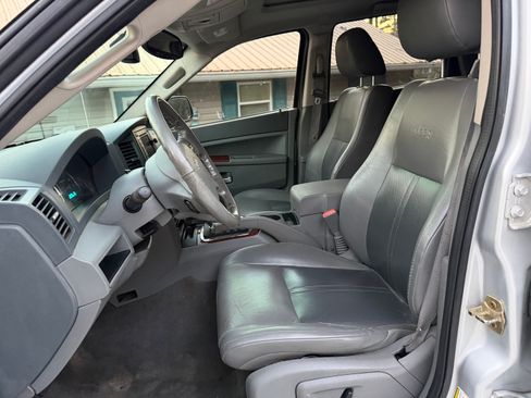 Used 2006 Jeep Grand Cherokee Limited image 9