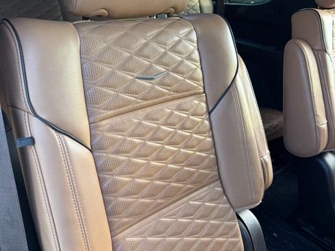 Used 2022 Cadillac Escalade Sport image 12