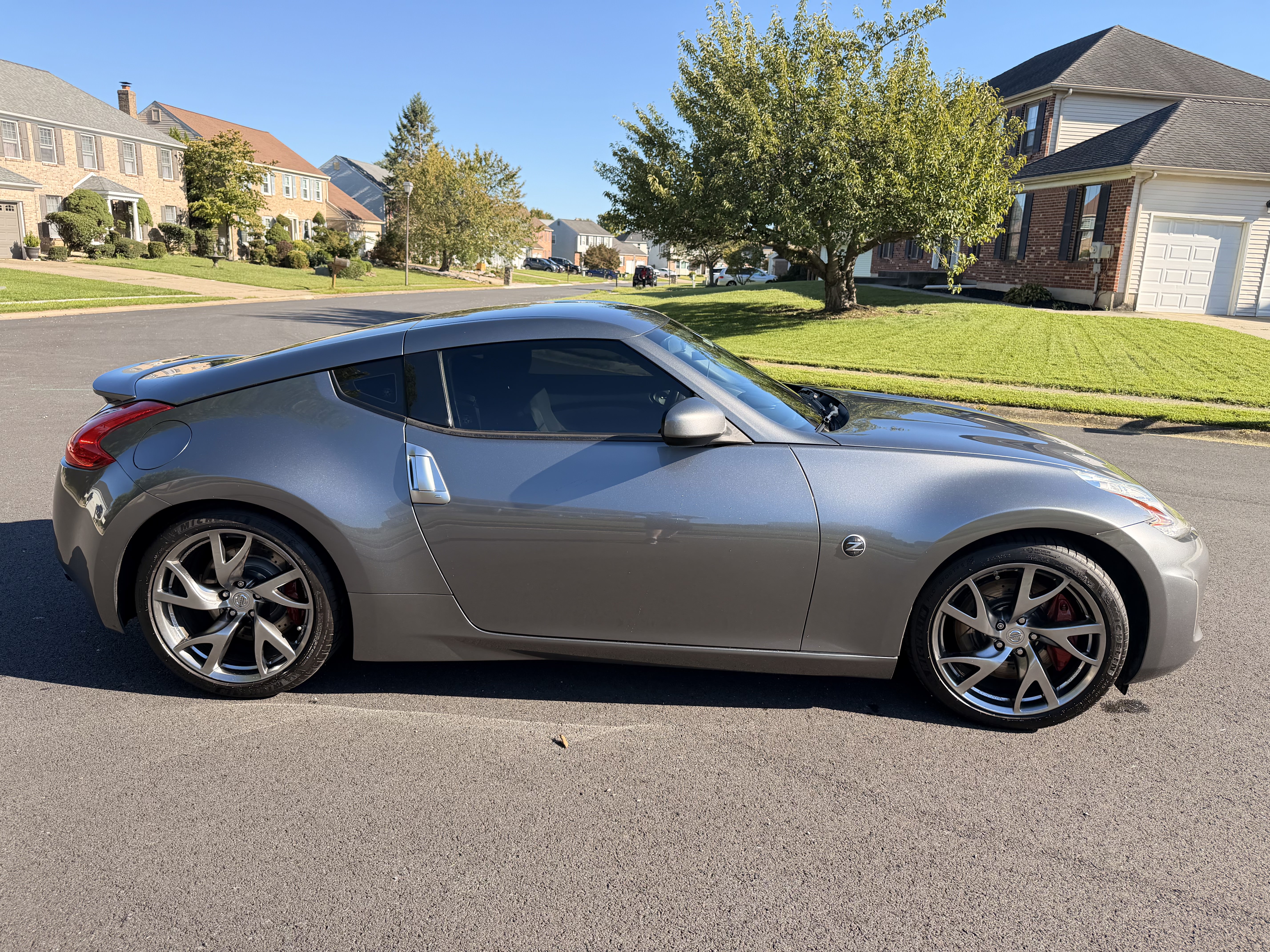 Used 2016 Nissan 370Z Coupe RWD image 8
