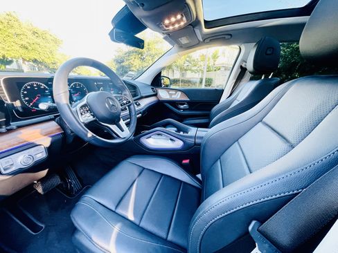 Used 2023 Mercedes-Benz GLS 450 4MATIC image 15