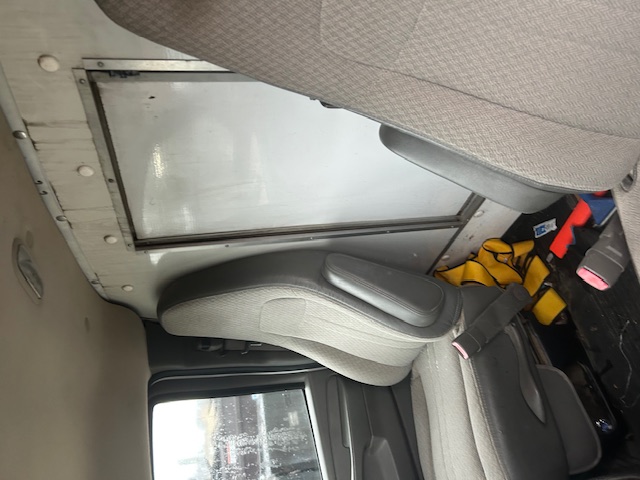 Used 2012 GMC Savana 3500 RWD image 6