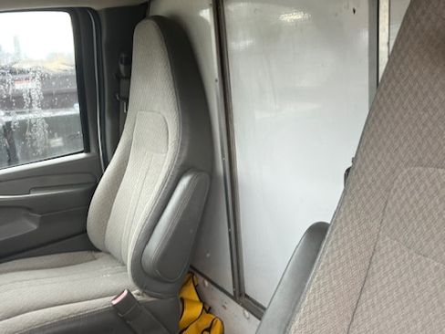 Used 2012 GMC Savana 3500 RWD image 6