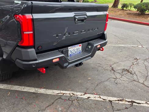 Used 2025 Toyota Tacoma 4x4 Double Cab Hybrid image 14