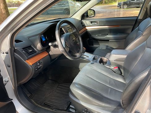 Used 2013 Subaru Outback 2.5i Limited image 8