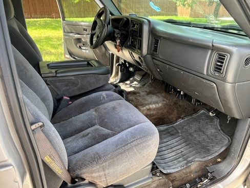 Used 2005 Chevrolet Silverado 2500 LS RWD image 12