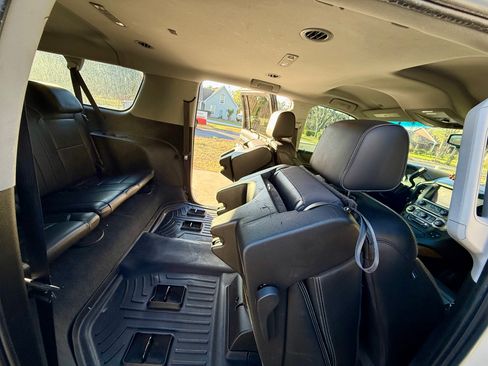 Used 2020 GMC Yukon XL Denali image 9