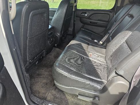 Used 2013 Chevrolet Suburban LTZ image 8