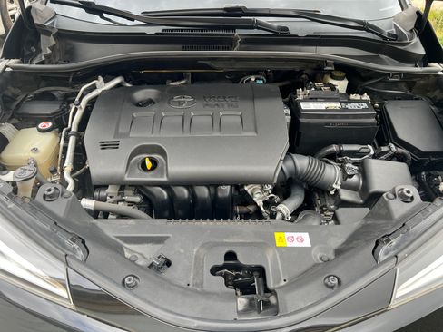Used 2019 Toyota C-HR XLE FWD image 9