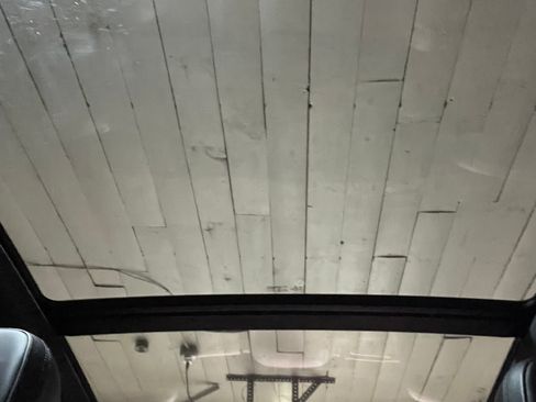 Used 2018 Porsche Macan Sport Edition AWD/4WD image 13