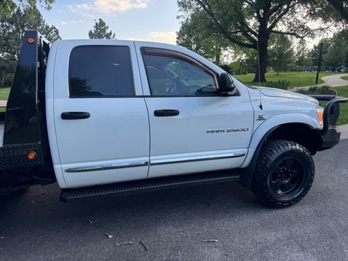 Used 2006 Dodge Ram 2500 Truck Laramie AWD/4WD image 8