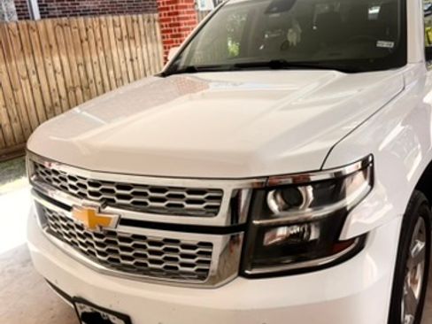 Used 2020 Chevrolet Suburban LT w/ Luxury Package image 2