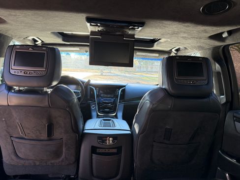 Used 2019 Cadillac Escalade Platinum image 25