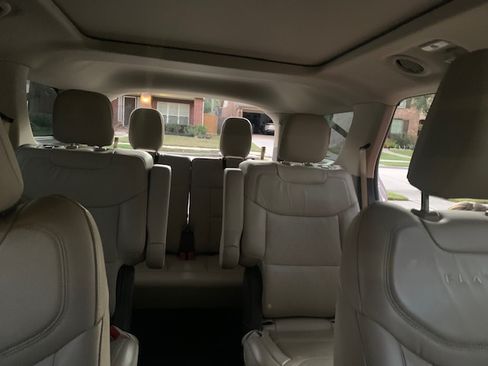 Used 2021 Ford Explorer Platinum w/ Equipment Group 601A image 11