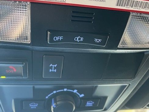 Used 2021 Toyota Tacoma TRD Off-Road w/ Technology Package image 19