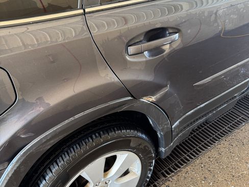 Used 2011 Subaru Outback 2.5i Premium image 11