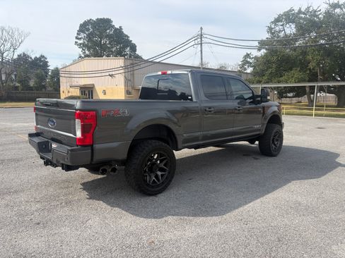 Used 2019 Ford F250 Lariat w/ Lariat Ultimate Package image 8