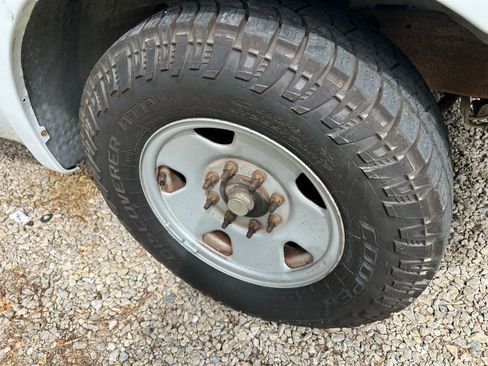 Used 2006 Ford F350 XL image 6