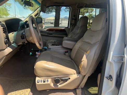 Used 2000 Ford Excursion Limited AWD/4WD image 8