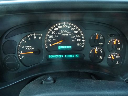 Used 2004 Chevrolet Silverado 1500 W/T w/ Light Duty Power Package AWD/4WD image 19