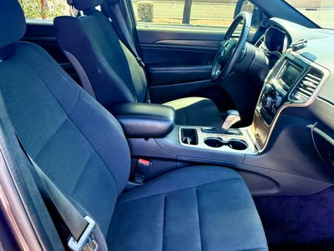 Used 2016 Jeep Grand Cherokee Laredo w/ Quick Order Package 23E RWD image 8
