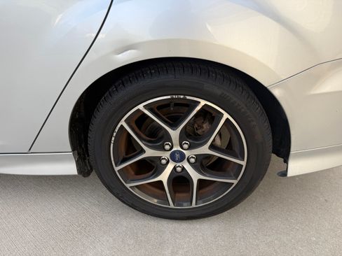 Used 2016 Ford Focus SE w/ SE Sport Package image 13