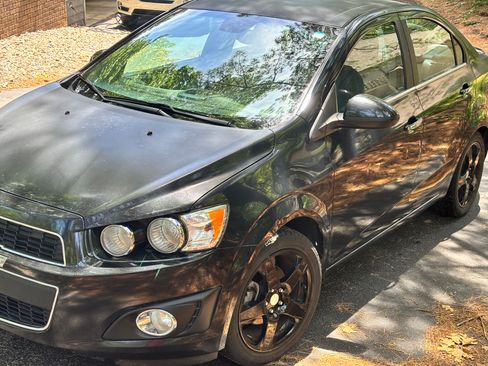 Used 2013 Chevrolet Sonic LTZ FWD image 5