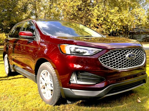 Used 2023 Ford Edge SEL w/ Convenience Package image 4