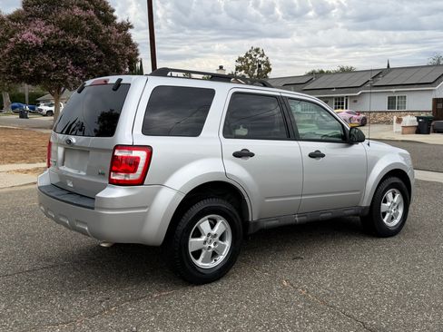 Used 2010 Ford Escape XLT FWD image 5