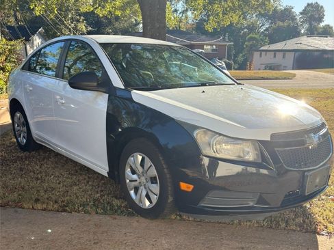 Used 2012 Chevrolet Cruze LS w/ Connectivity Package image 16