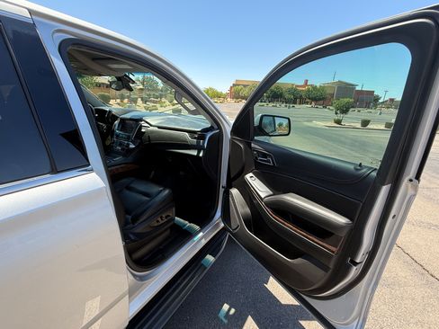 Used 2018 Chevrolet Tahoe 2WD w/ Remote Keyless Entry Package image 16