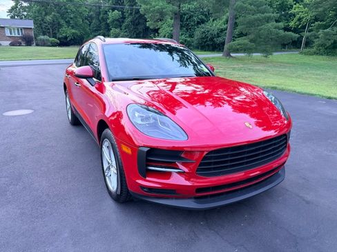 Used 2020 Porsche Macan AWD/4WD image 1